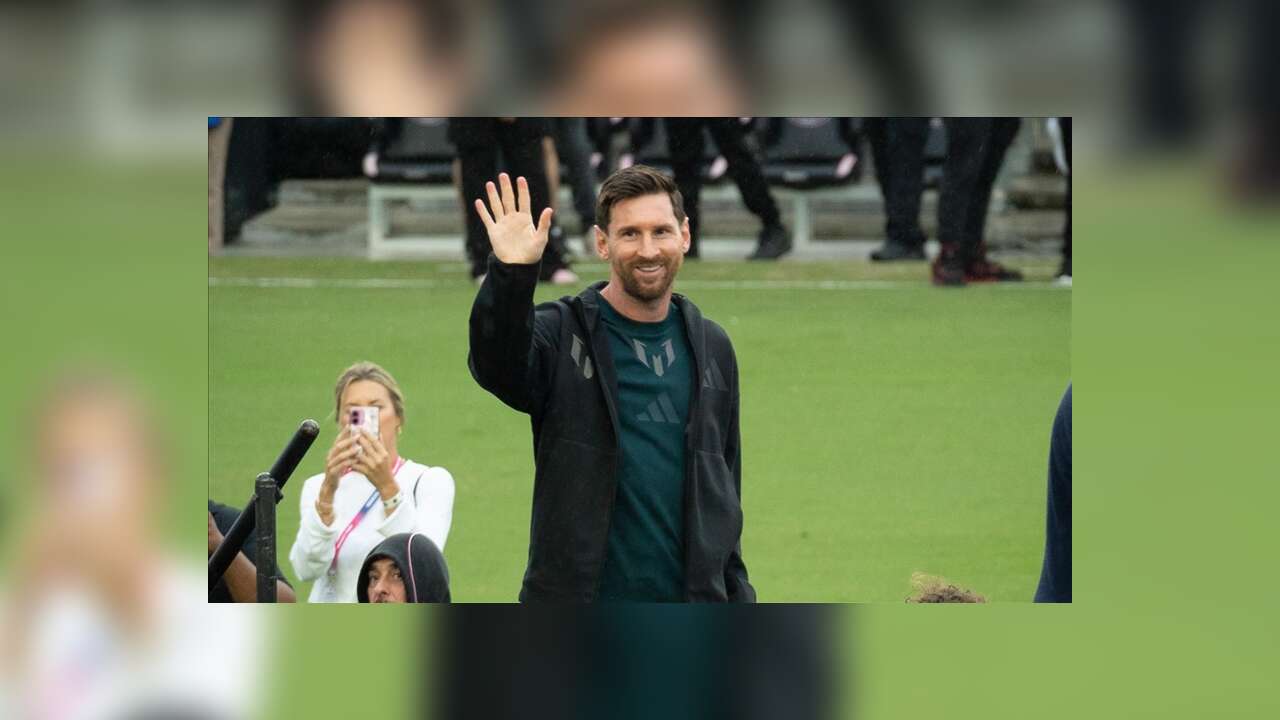 Futbolcu Messi'nin Hindistan turu olaylı başladı