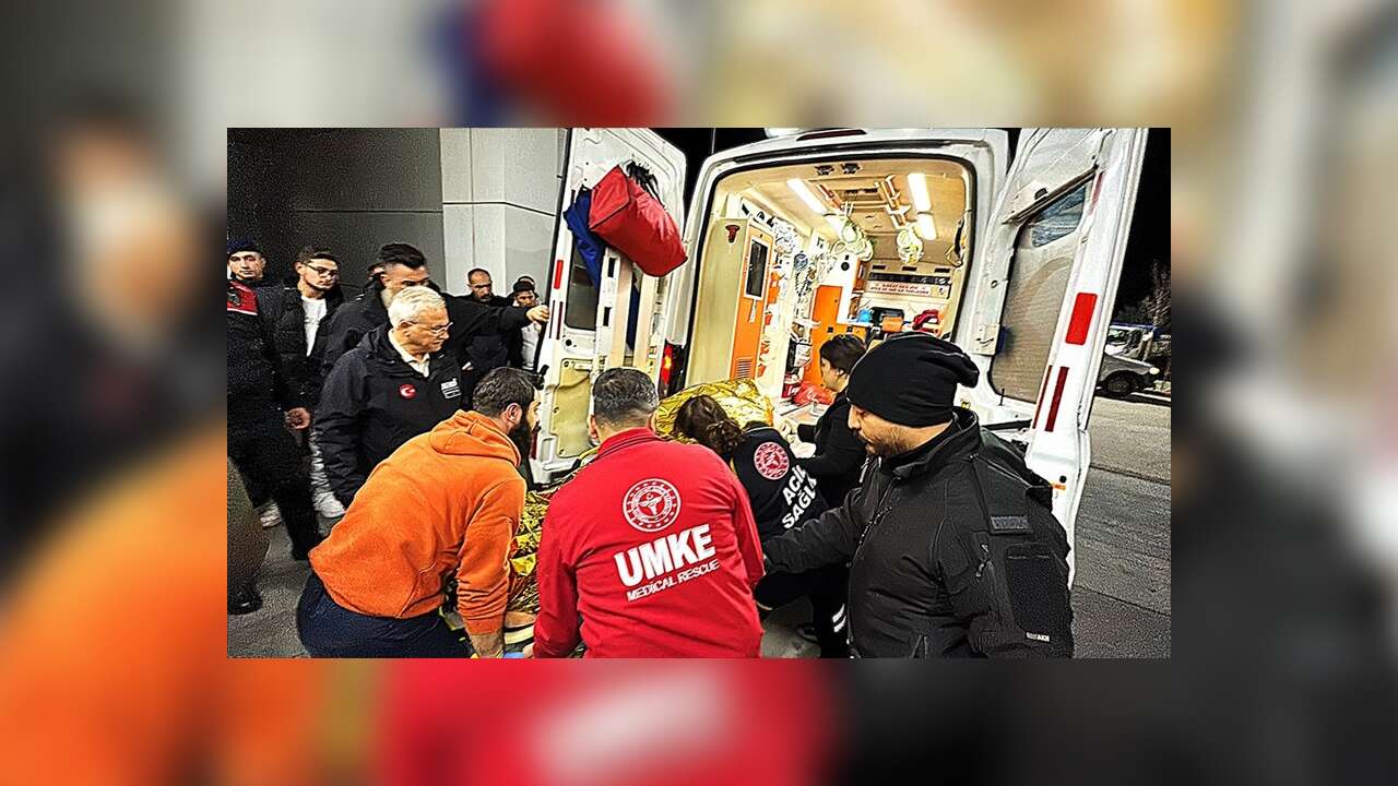 Hasan Dağı'nda mahsur kalan 2 üniversite öğrencisi askeri helikopterle kurtarıldı