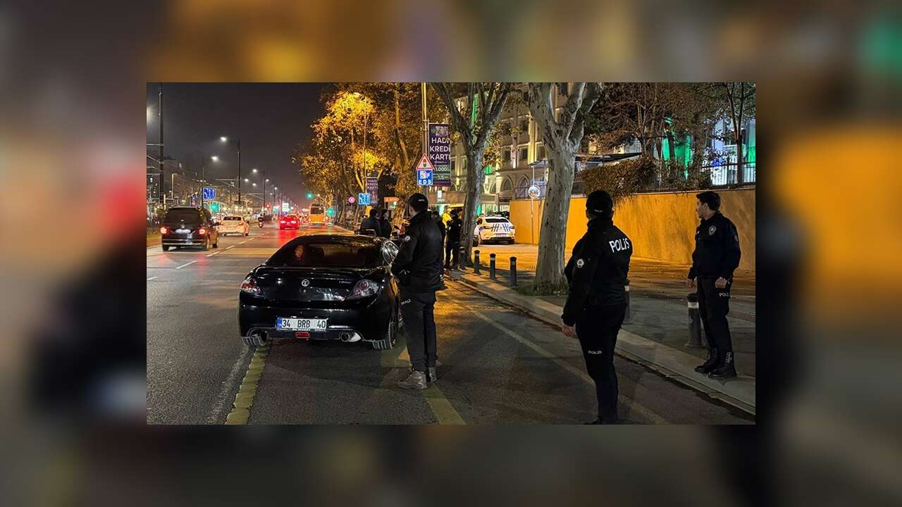 İstanbul'da polis ekipleri kent genelinde uygulama yaptı