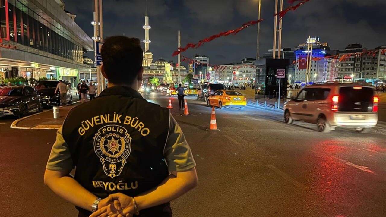 İst'da polis uygulamasında 1062 şüpheli gözaltına alındı