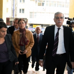 Ahmet Türk'e Yumruk Atan İsmail Ç. Tutuklandı!