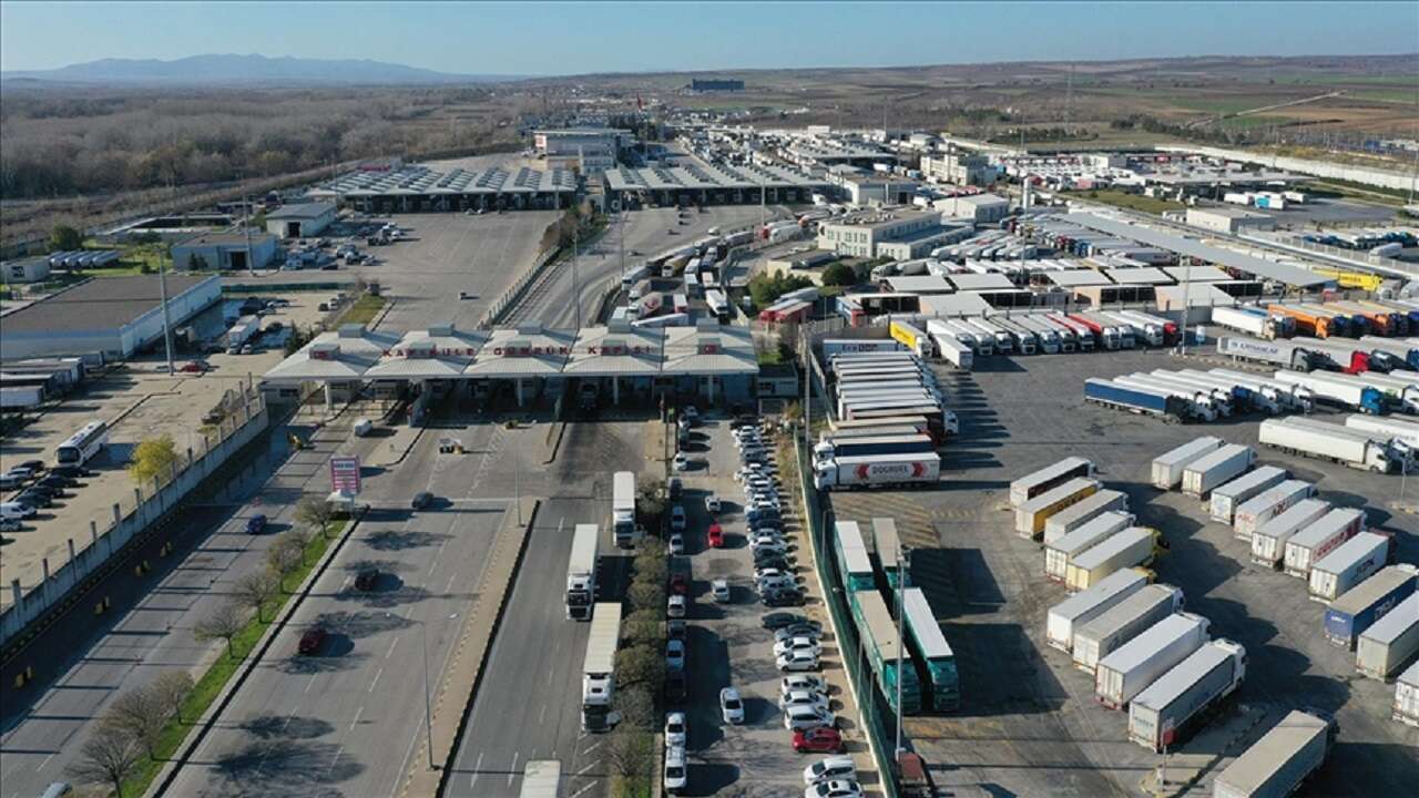 Kapıkule Gümrük Kapısı'nda günlük ticari araç geçiş rekoru kırıldı