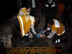 İzmir'de Üniversiteli Gençler Denize Uçtu: 3 Yaralı