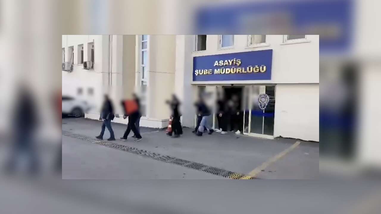 Ankara merkezli 9 ilde dolandırıcılık operasyonlarında gözaltına alınan 25 kişi tutuklandı