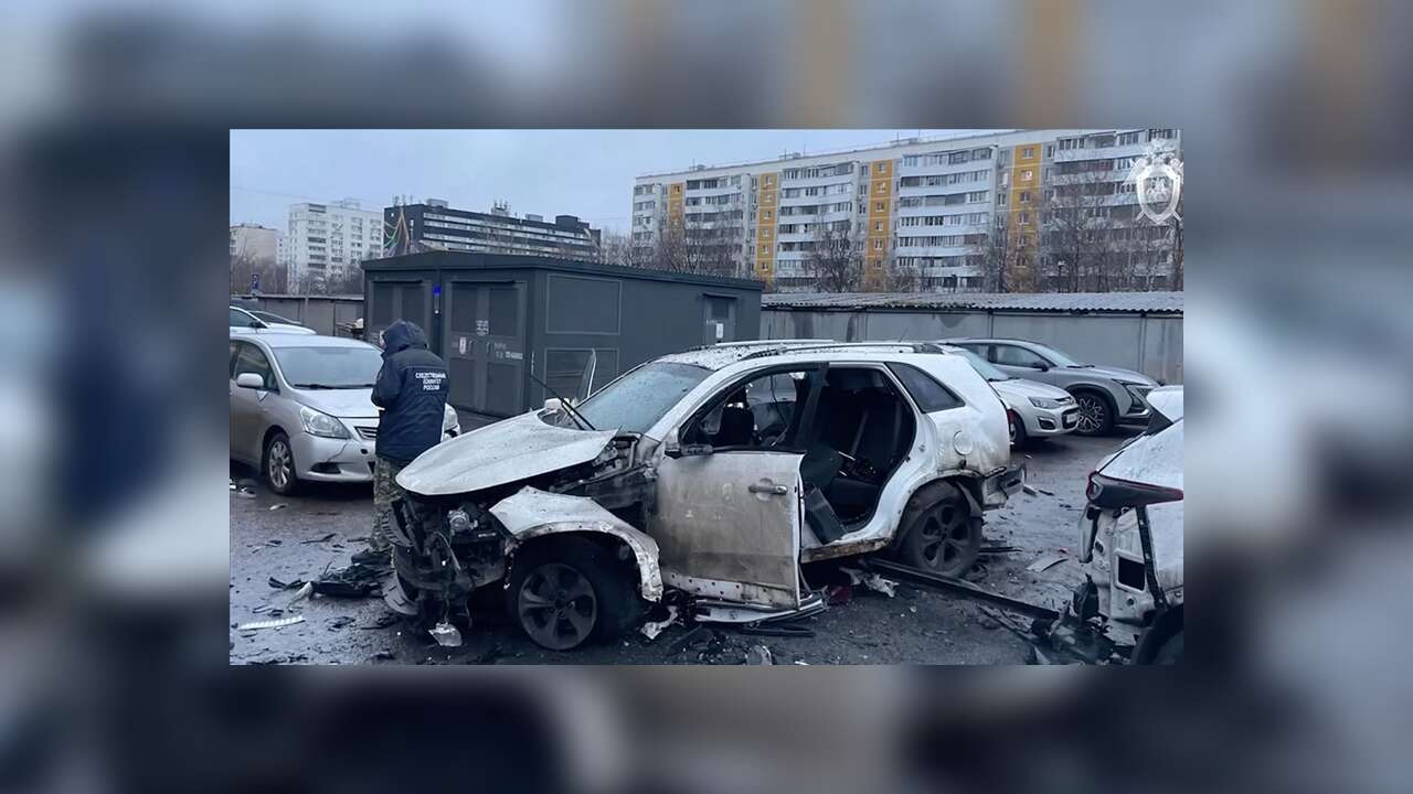 Moskova'da otomobile yerleştirilen patlayıcının infilak etmesi sonucu Tümgeneral Fanil Sarvarov öldü