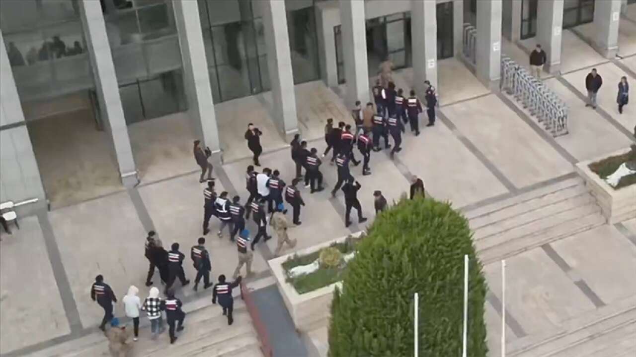 Organize suç örgütlerine yönelik 7 ilde düzenlenen operasyonlarda 42 şüpheli tutuklandı