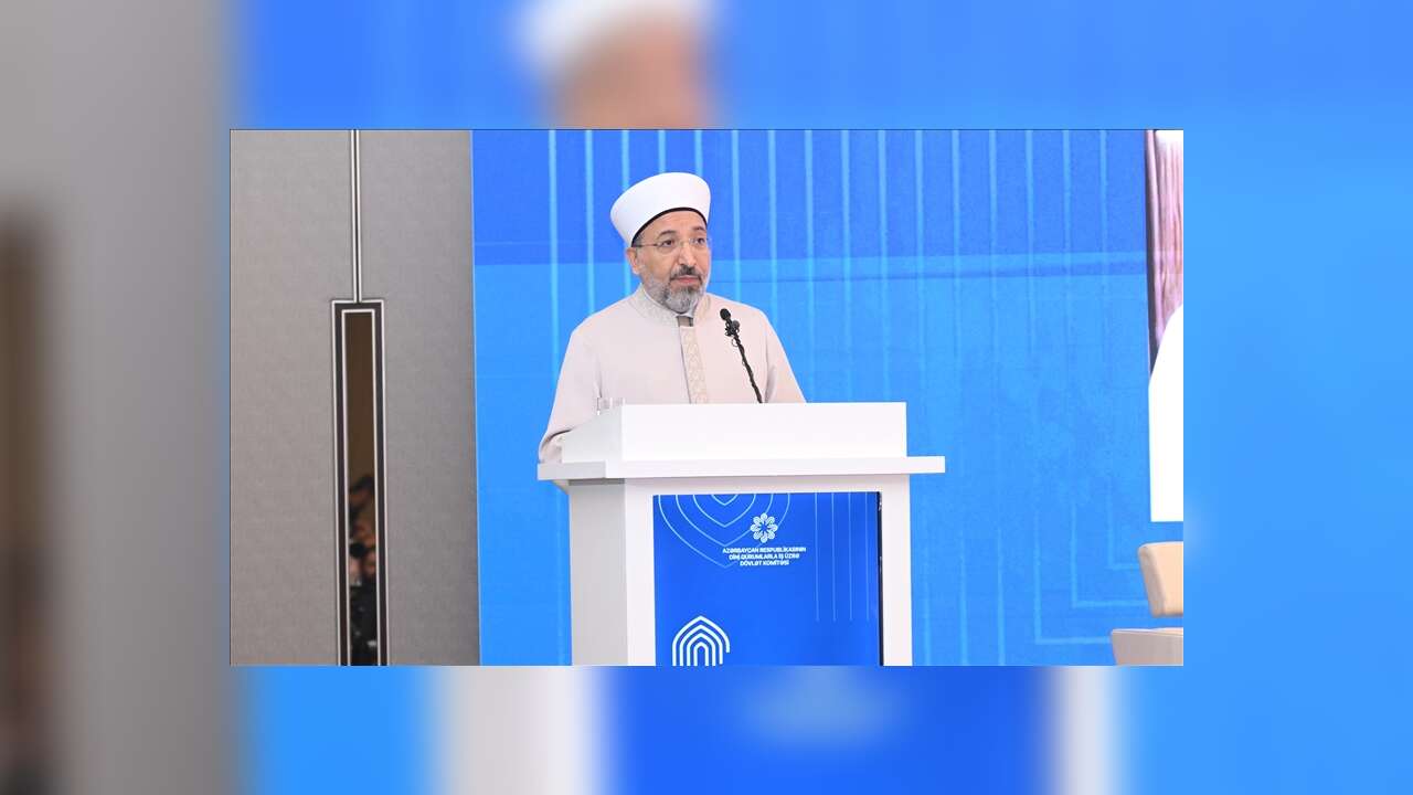 Diyanet İşleri Başkanı Arpaguş, Bakü'de "Din Adamları 2. Forumu"nda konuştu