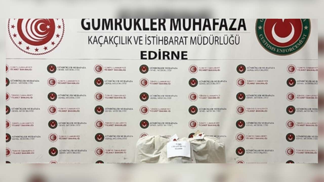 Kapıkule'de otomobilde 23 KİLO esrar ele geçirildi