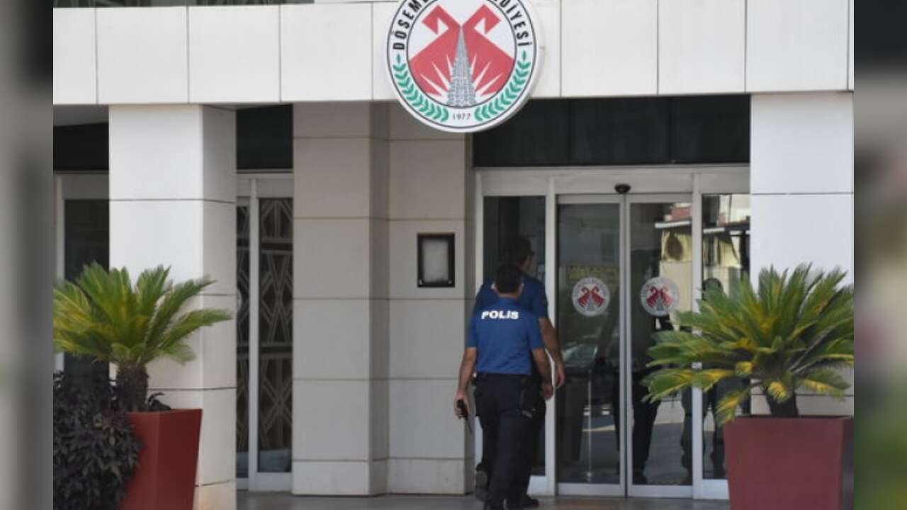 Döşemealtı Belediyesi'ne Yolsuzluk Operasyonu