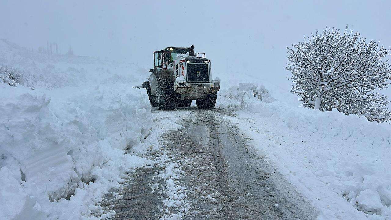 17 ilde yoğun kar: 4 bin 133 yol ulaşıma kapandı