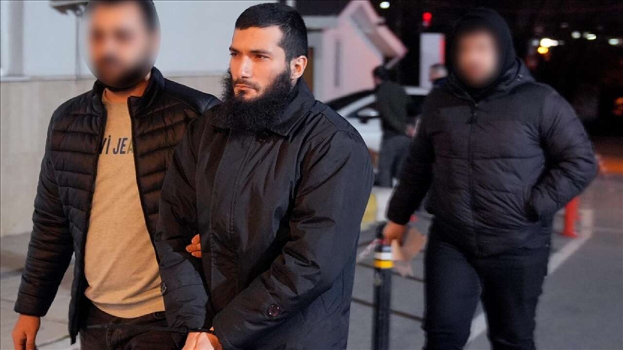 İst'da terör örgütü DEAŞ'a yönelik operasyonda 110 zanlı yakalandı