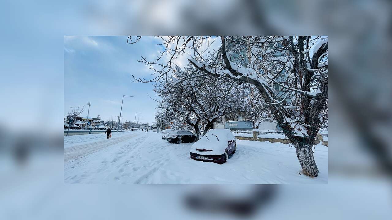 Türkiye'nin bazı bölgeleri için kuvvetli yağış, kar ve fırtına uyarısı