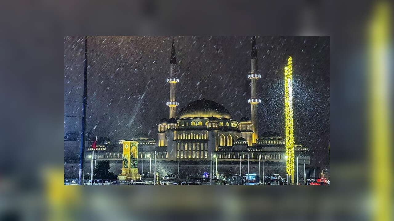 İstanbul'un bazı bölgelerinde kar etkili oldu