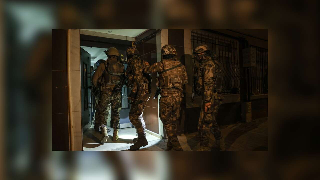 İstanbul'da terör örgütü DEAŞ'a yönelik operasyonda 29 şüpheli yakalandı