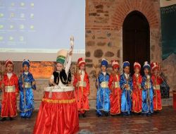 Öğrenciler, 'yaşadığımız Şehir Bursa' Sergisi Açtı