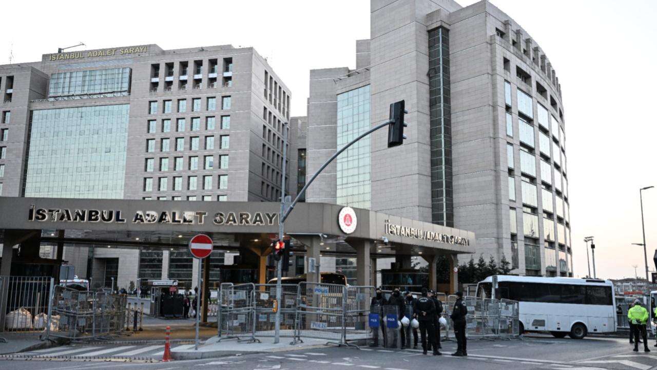 Ünlülere yönelik uyuşturucu soruşturması: 25 şüpheli adliyede