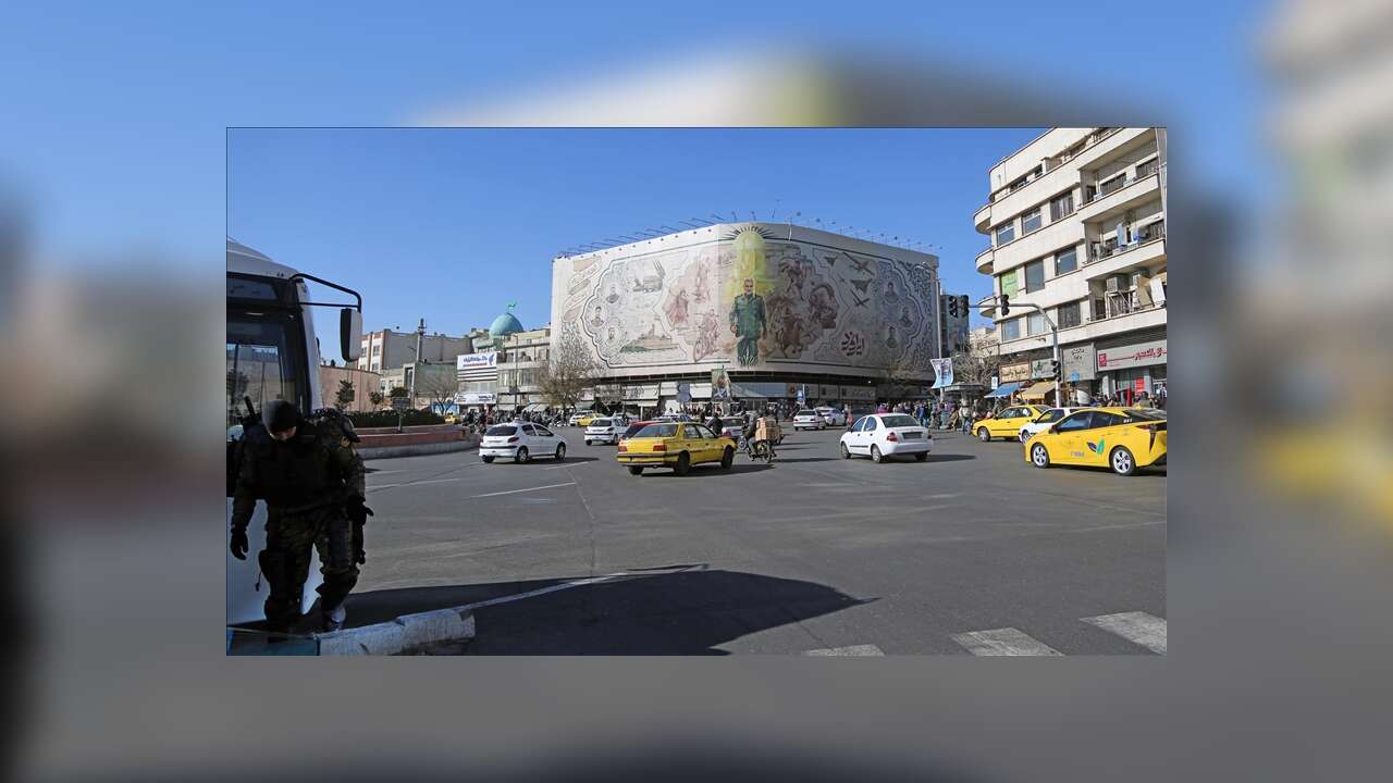 İran'ın başkenti Tahran’da halka “dışarı çıkmayın” uyarısı yapıldı