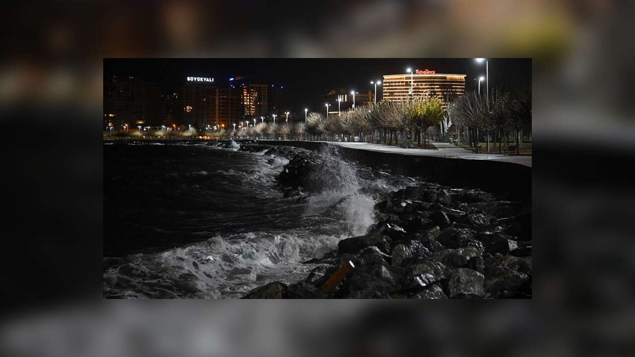 İstanbul'da şiddetli lodos etkili oluyor
