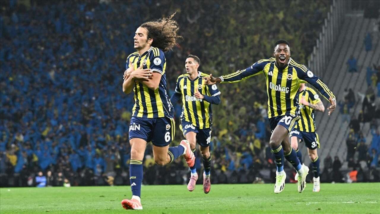 Ve Süper Kupa'nın sahibi 'FENERBAHÇE'