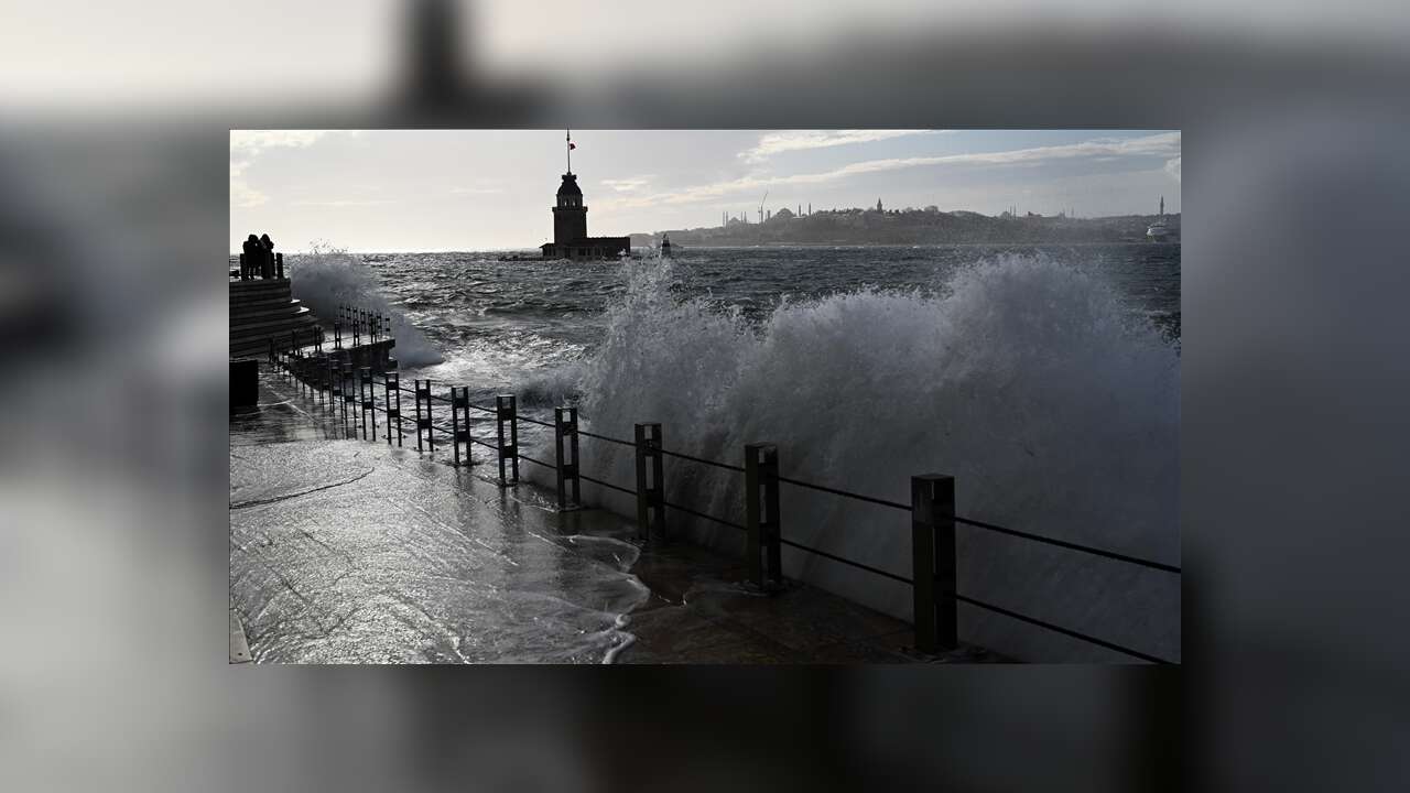 İstanbul Valiliği İstanbul'da yarın okulları tatil etti!