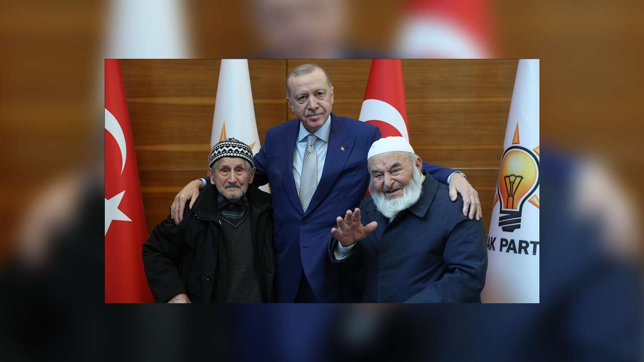 Cumhurbaşkanı Erdoğan, Düzce'den gelen vatandaşlarla görüştü