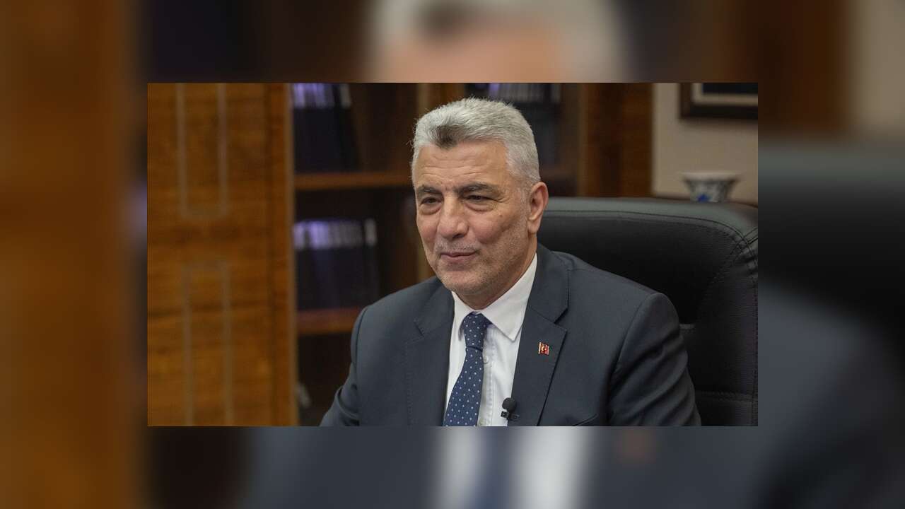 Bakan Bolat, CHP Genel Başkanı Özel'in gümrük muafiyeti eleştirilerine yanıt verdi