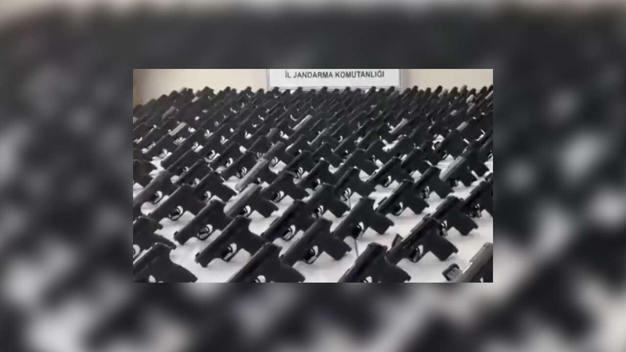 “Silah ve Mühimmat Kaçakçılığı” Operasyonunda 393 Adet Ruhsatsız Tabanca Ele Geçirildi