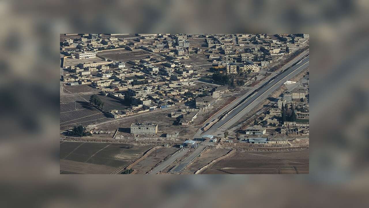 Suriye ordusu, Deyr Hafir-Meskene hattında terör örgütü YPG/SDG hedeflerini ateş altına aldı