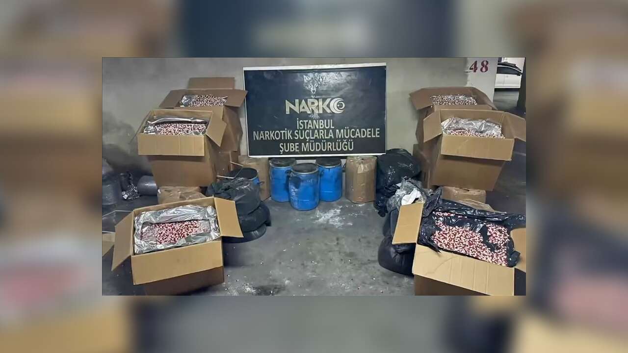 İstanbul'da düzenlenen operasyonda 2 milyon 760 bin uyuşturucu hap ele geçirildi