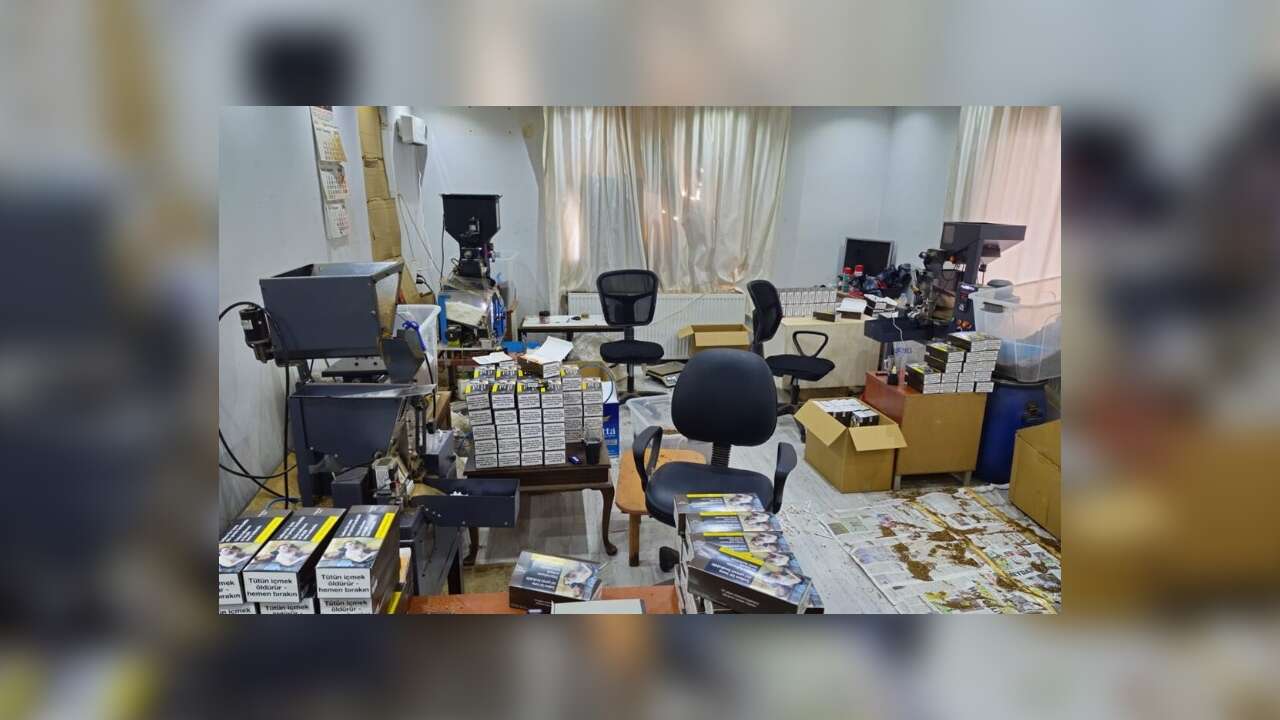 Edirne'de 1 Milyon 150 Bin KAÇAK MAKARON ele geçirildi!