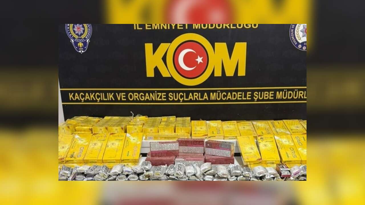 Mersin'de tırda gümrük kaçağı sigara ve puro ele geçirildi!