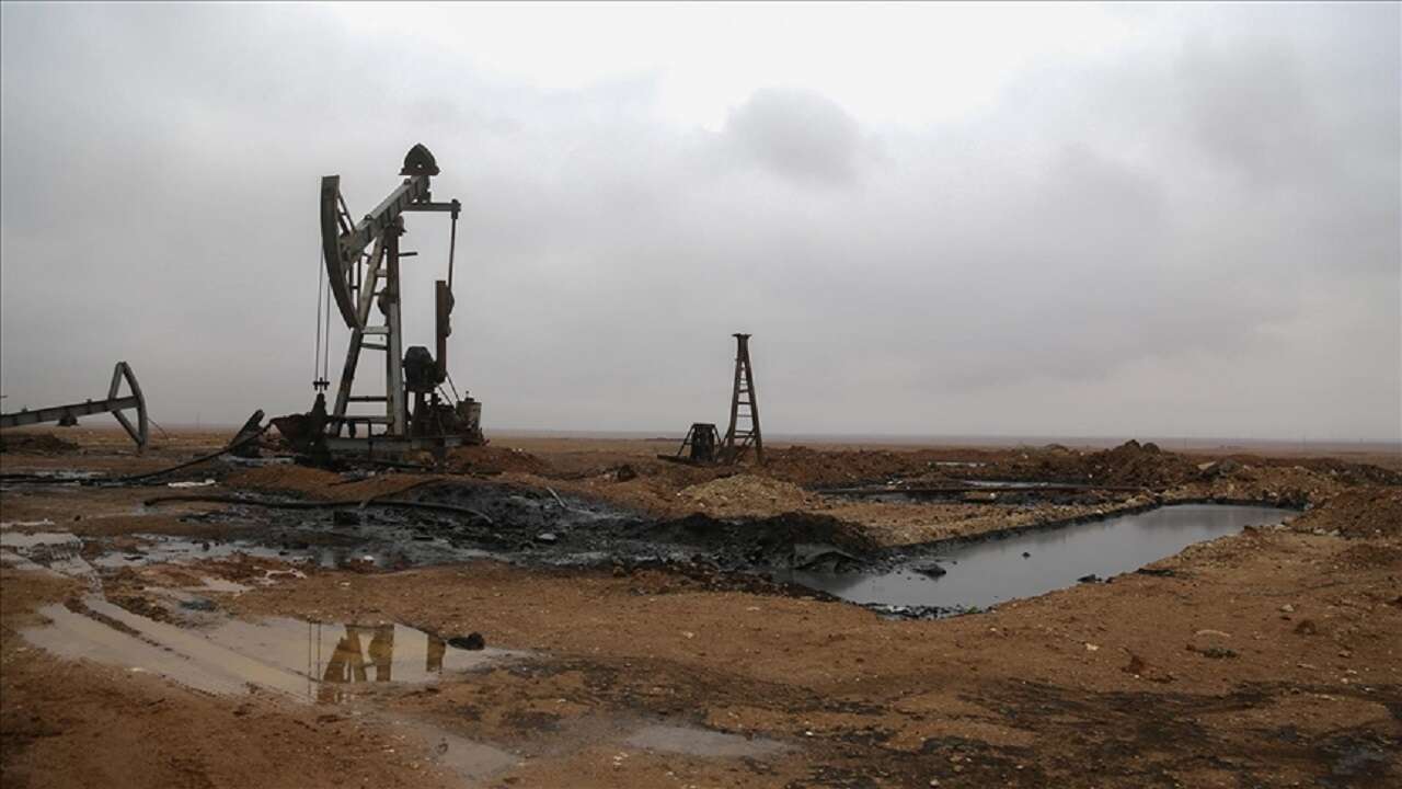 Terör örgütü YPG'den alınan bölgelerde petrol çıkarılmaya başlandı