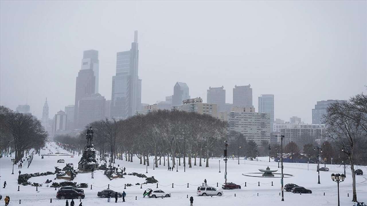 ABD'yi etkisi altına alan kar fırtınası ve soğuklarda 920 bine yakın kişi elektriksiz kaldı