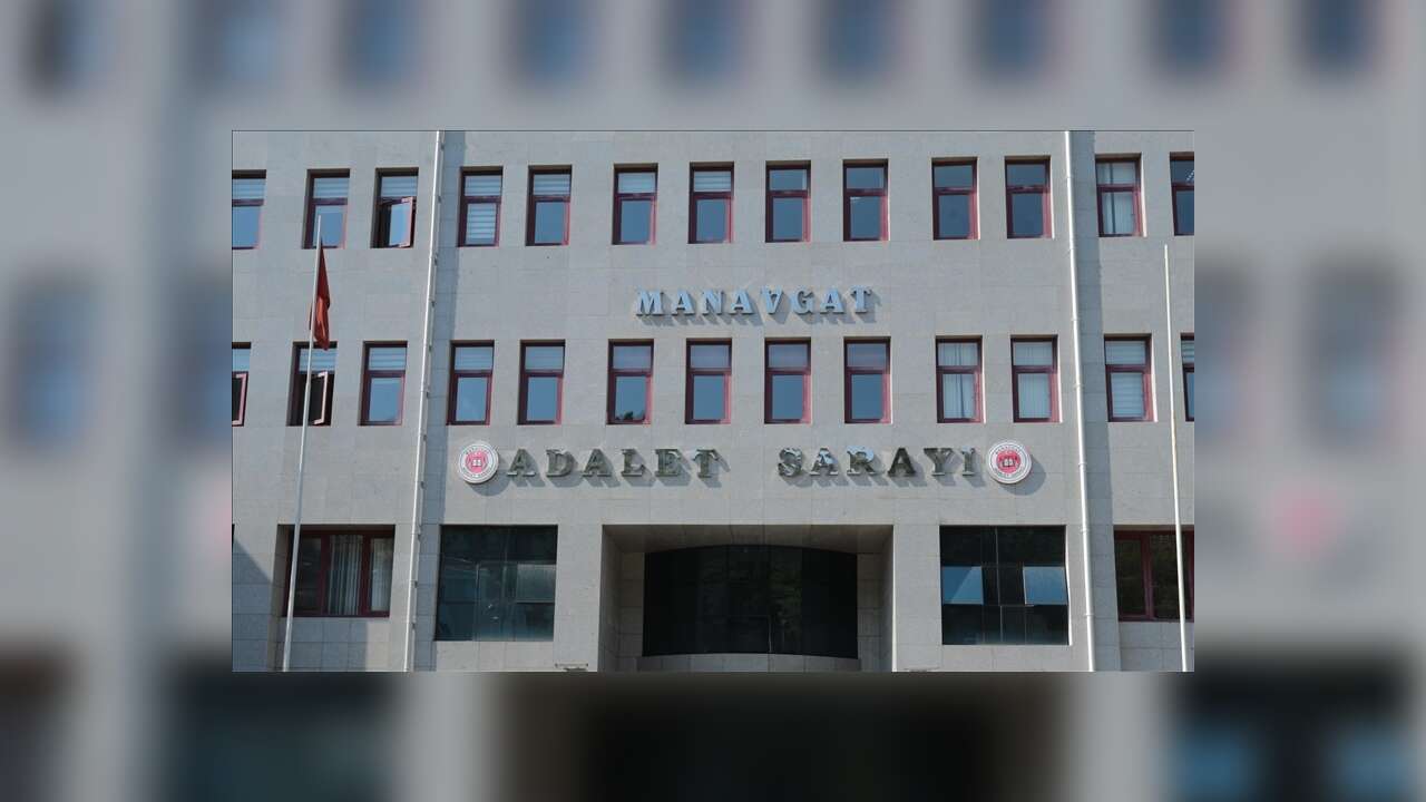 Manavgat Belediyesi'ne yönelik "rüşvet" davası sanıklarının yargılanması sürüyor
