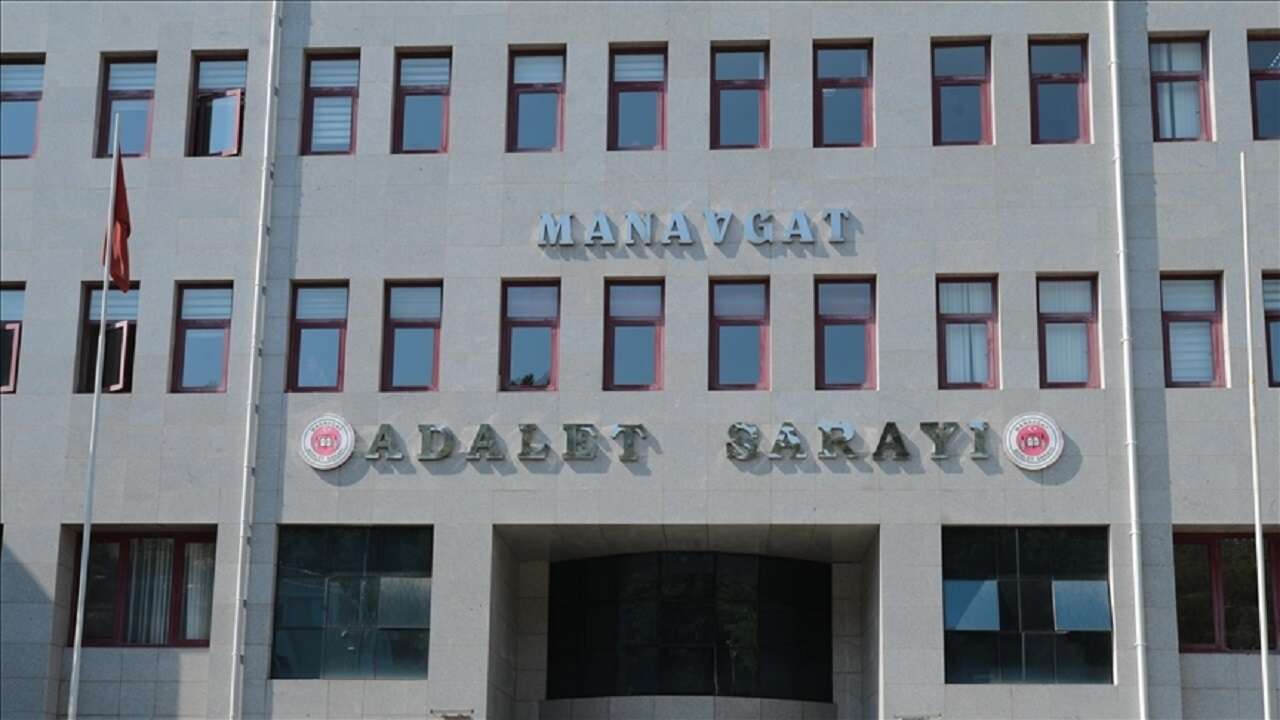 Manavgat Belediyesi'ne yönelik "rüşvet" davası sanıklarının yargılanması sürüyor