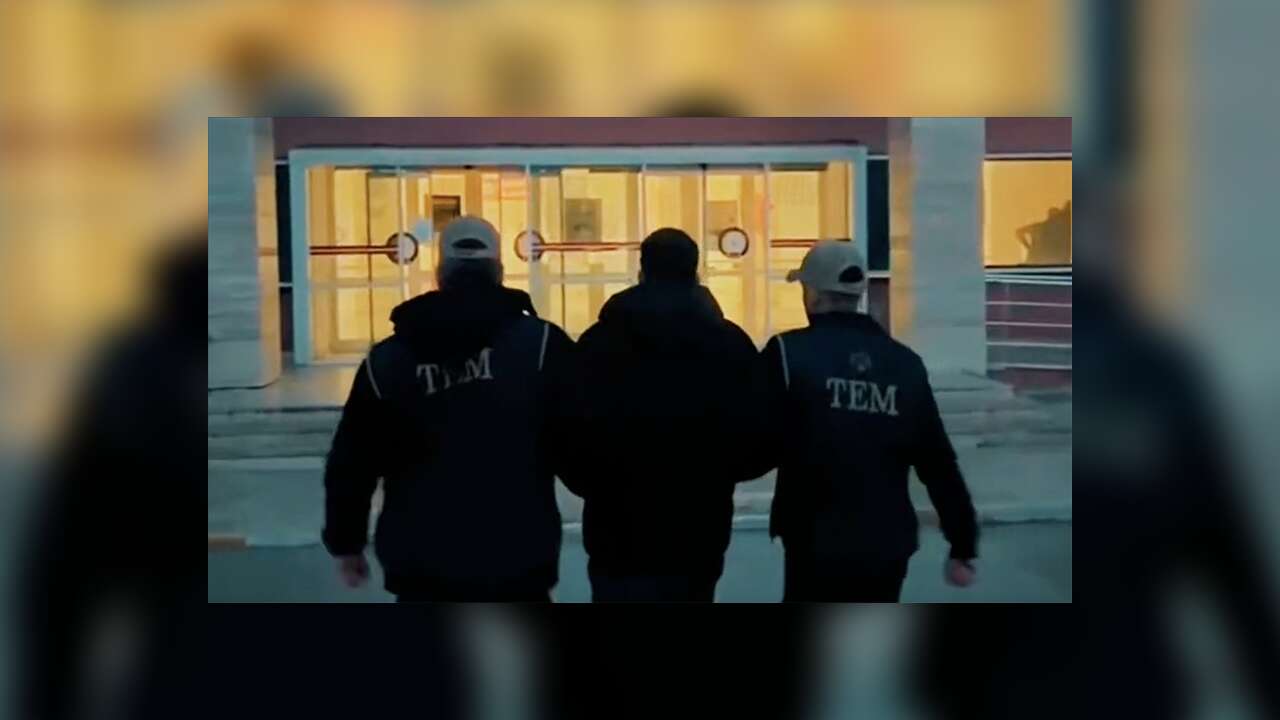 FETÖ'ye yönelik 46 ilde düzenlenen operasyonlarda 82 şüpheli tutuklandı