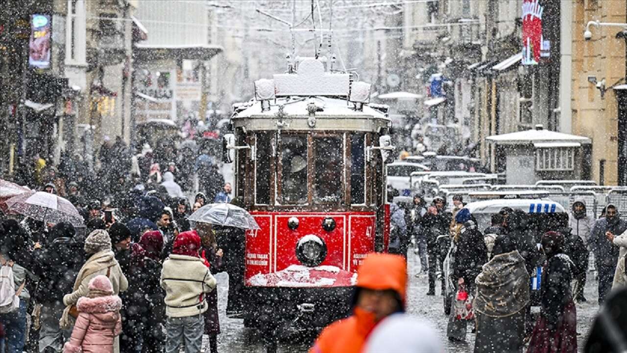 AKOM, İstanbul'da 2-3 Şubat'ta kar ve karla karışık yağmur beklendiğini bildirdi