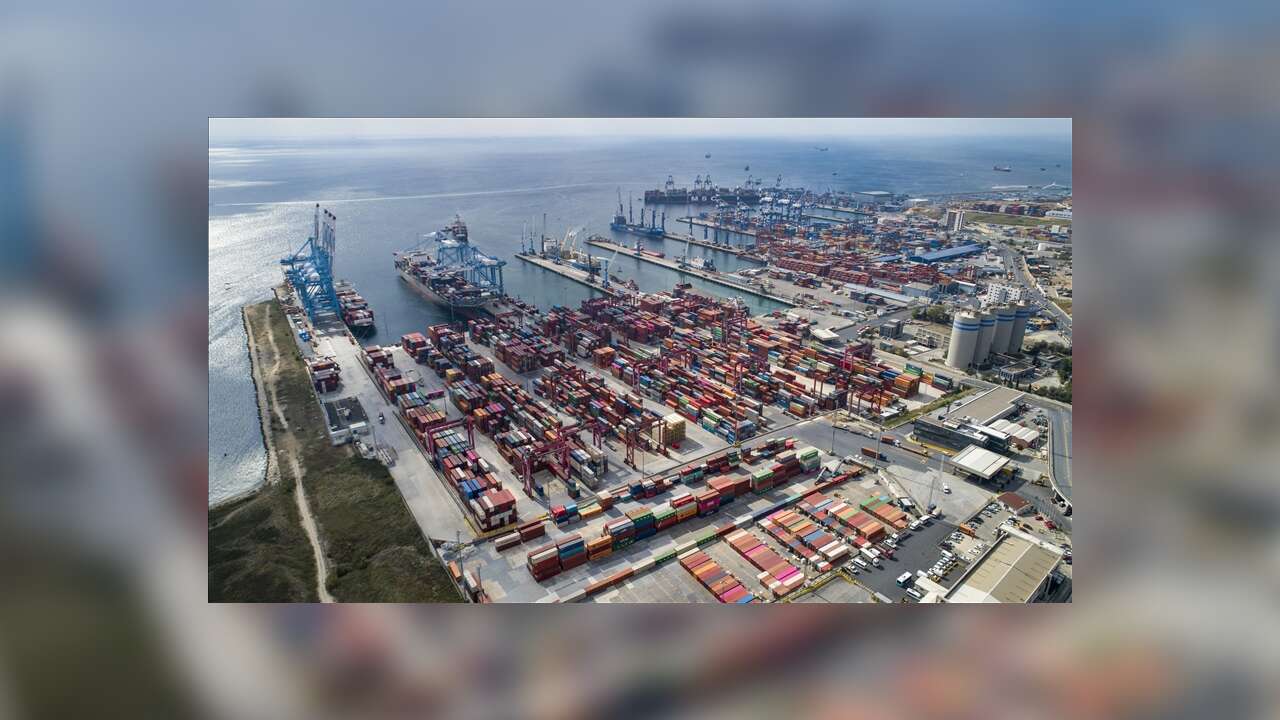 Türkiye limanlarında 2025'te Cumhuriyet tarihinin yük elleçleme rekoru kırıldı