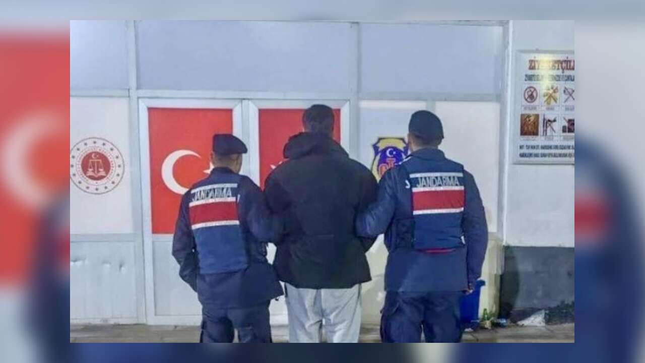 Kırşehir'de kişisel verileri ele geçirdikleri iddiasıyla 3 zanlı tutuklandı