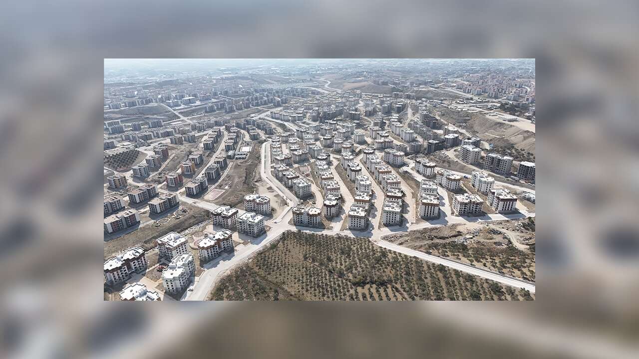 Asrın felaketinin yaraları "asrın inşası" ile sarıldı