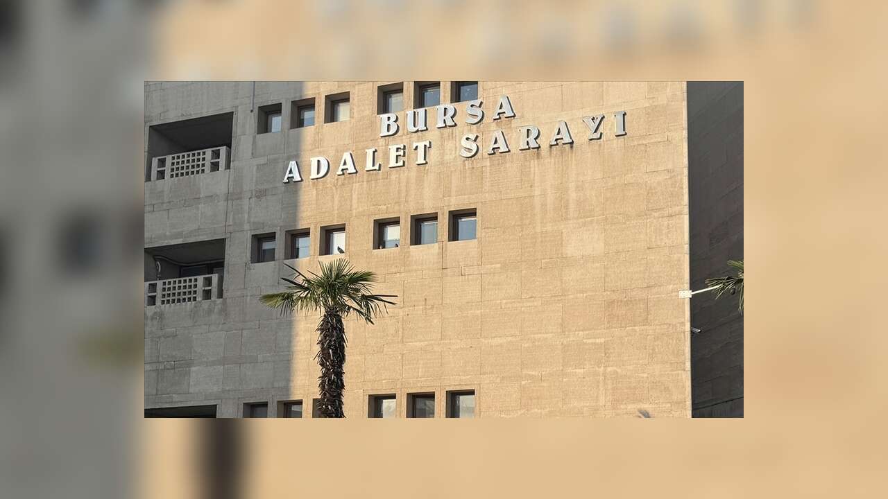Eski Nilüfer Belediye Başkanı Erdem hakkındaki iddianamede "rüşvet" iddialarına ilişkin yazışmalar yer aldı