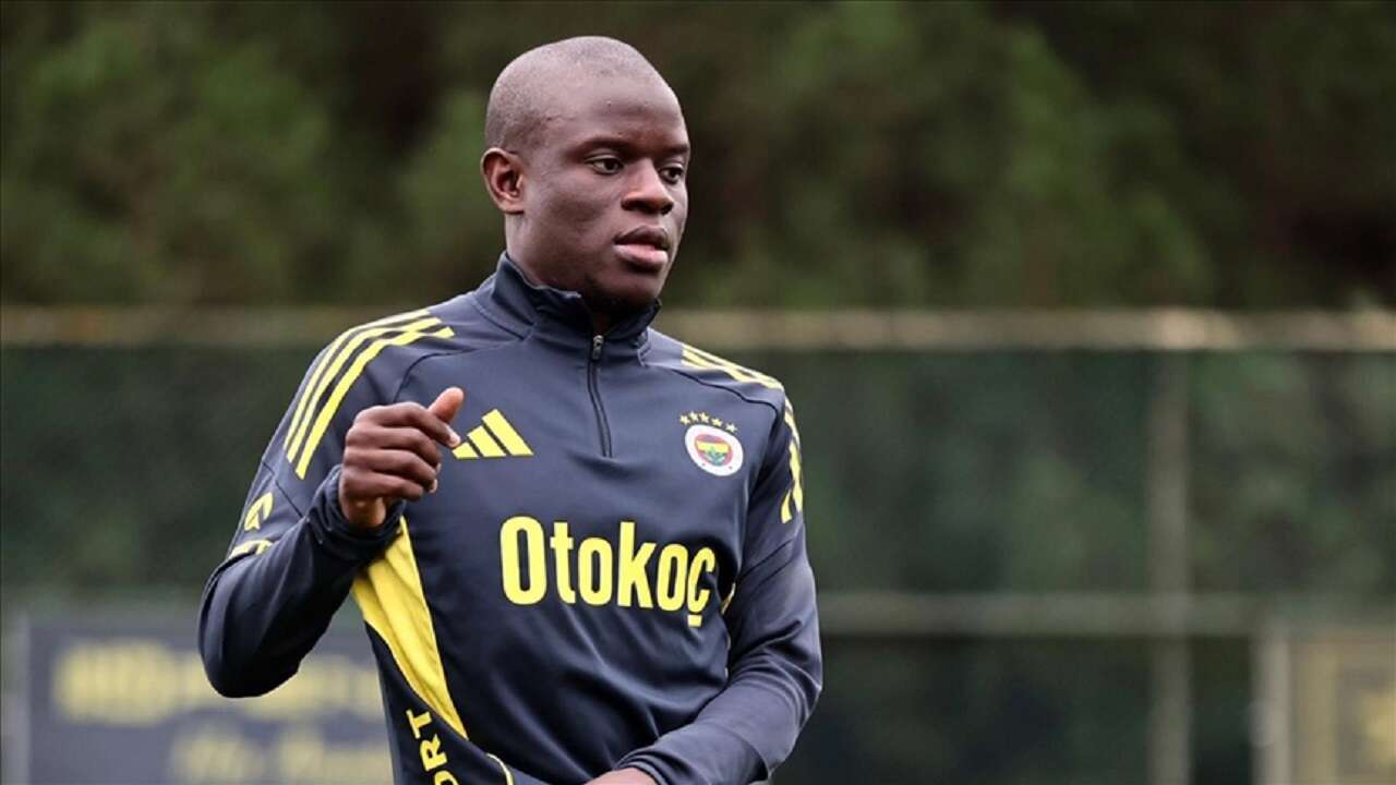 N'Golo Kante, Fenerbahçe'de ilk antrenmanına çıktı!