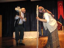 Meslek Lisesi Öğrencileri 'bir Keloğlan Masalı' İsimli Oyunu Sahneledi
