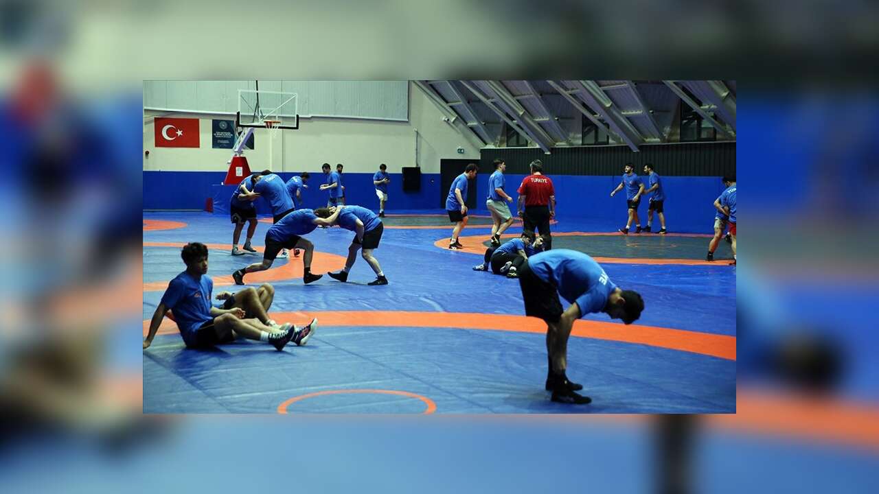 Güreş milli takımları, hazırlıklarını Avrupa şampiyonası ve olimpiyat hedefiyle sürdürüyor