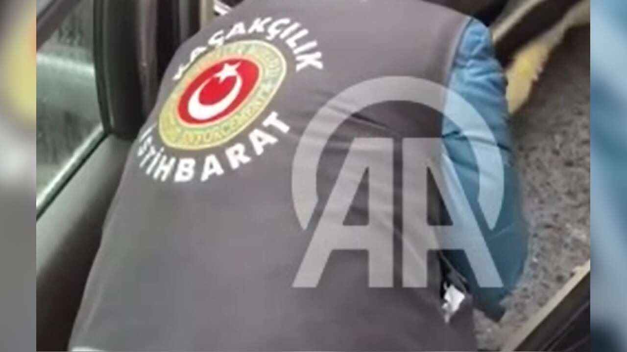 Dereköy Sınır Kapısı'nda 10 Kilogram Likit Esrar Ele Geçirildi