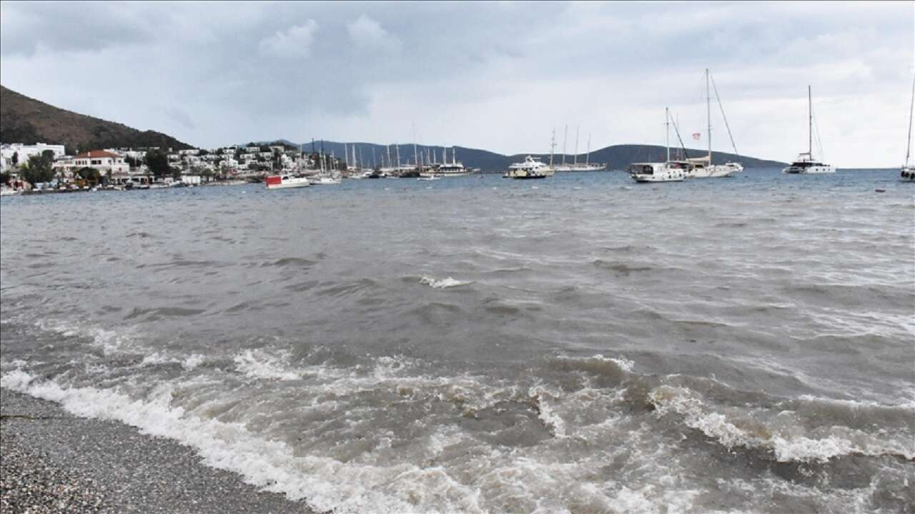 Bodrum ve Milas'ta olumsuz hava koşulları nedeniyle eğitime ara verildi
