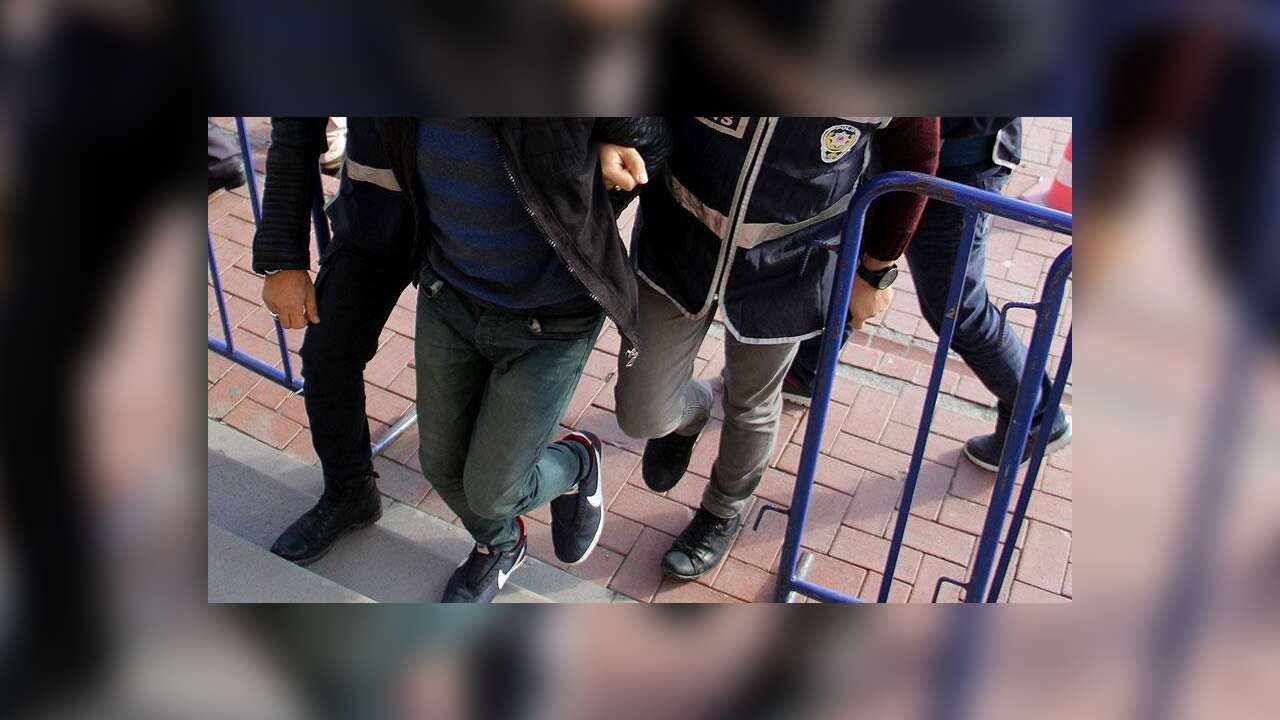 İstanbul merkezli 11 ildeki FETÖ operasyonunda 93 vergi müfettişi gözaltına alındı