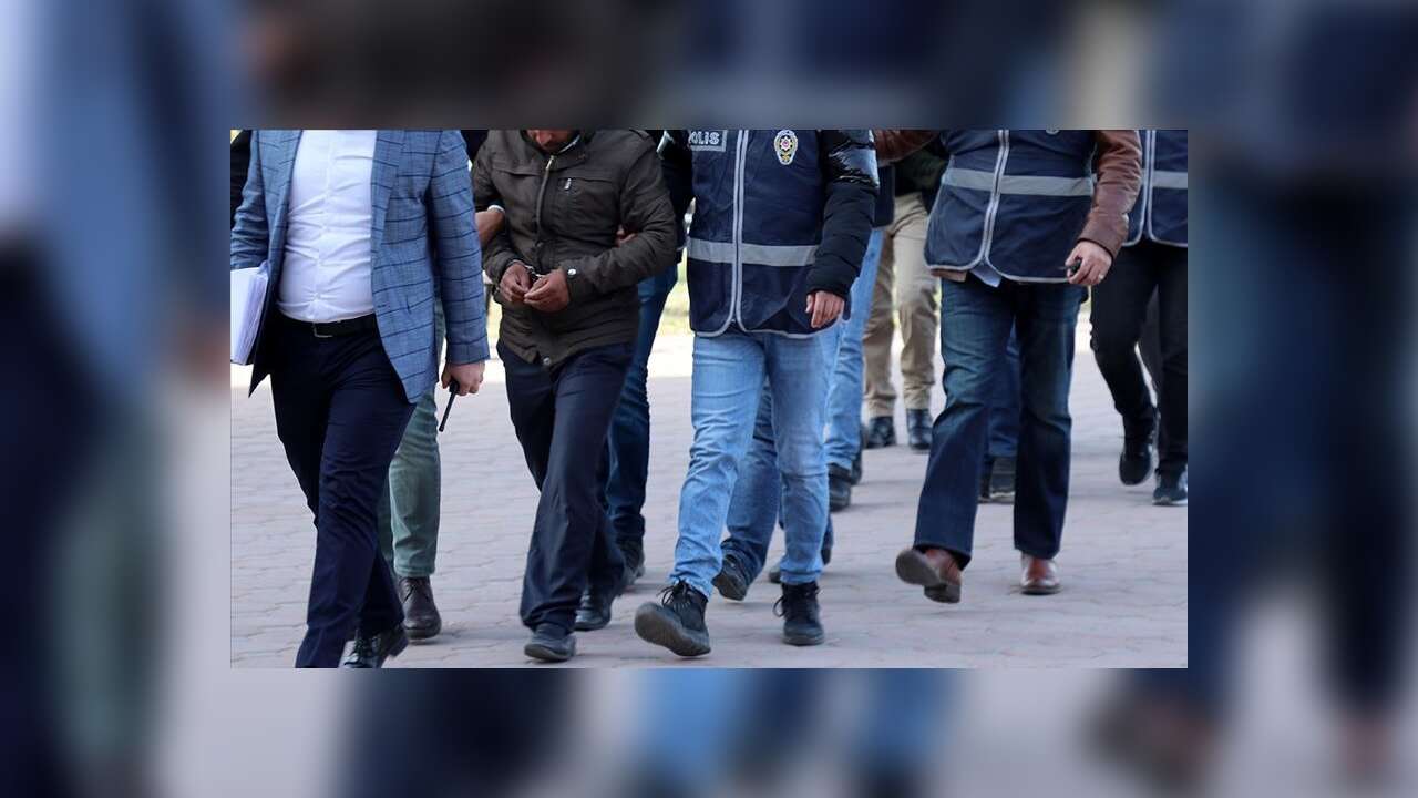 "Tefecilik" ve "nitelikli yağma" yapan suç örgütüne yönelik operasyonda 18 kişi tutuklandı