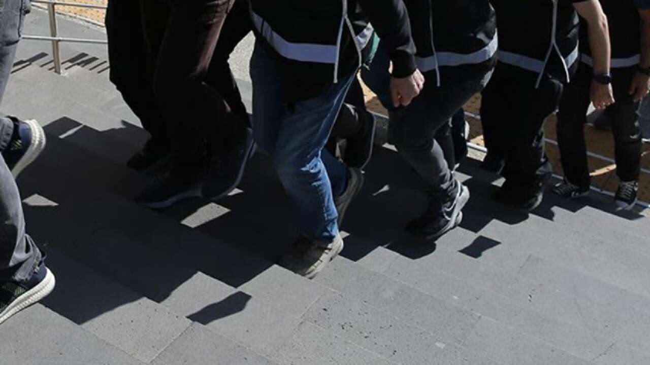 "Tefecilik" ve "Nitelikli Yağma" yapan suç örgütüne yönelik operasyonda 18 kişi tutuklandı