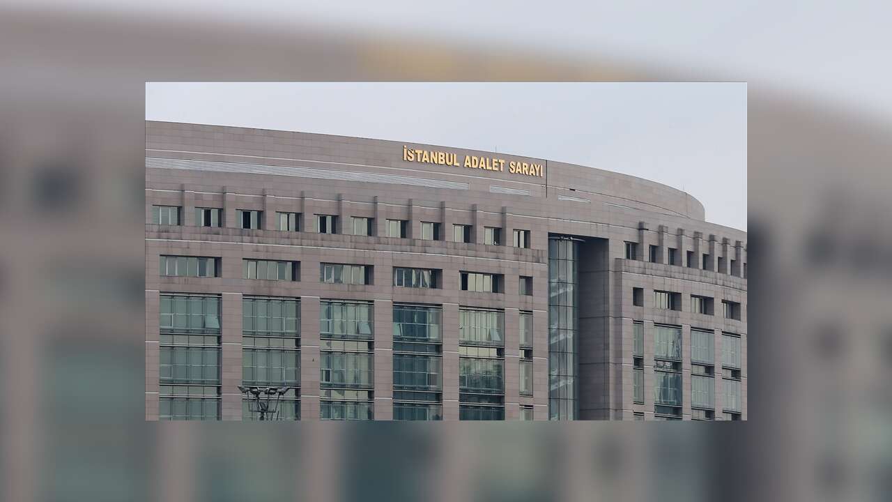 İstanbul merkezli "sahte belgelerle ikamet izni" operasyonunda 48 şüpheli yakalandı